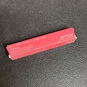 Rare Beauty Lip Souffle Matte Lip Crème in Motivate